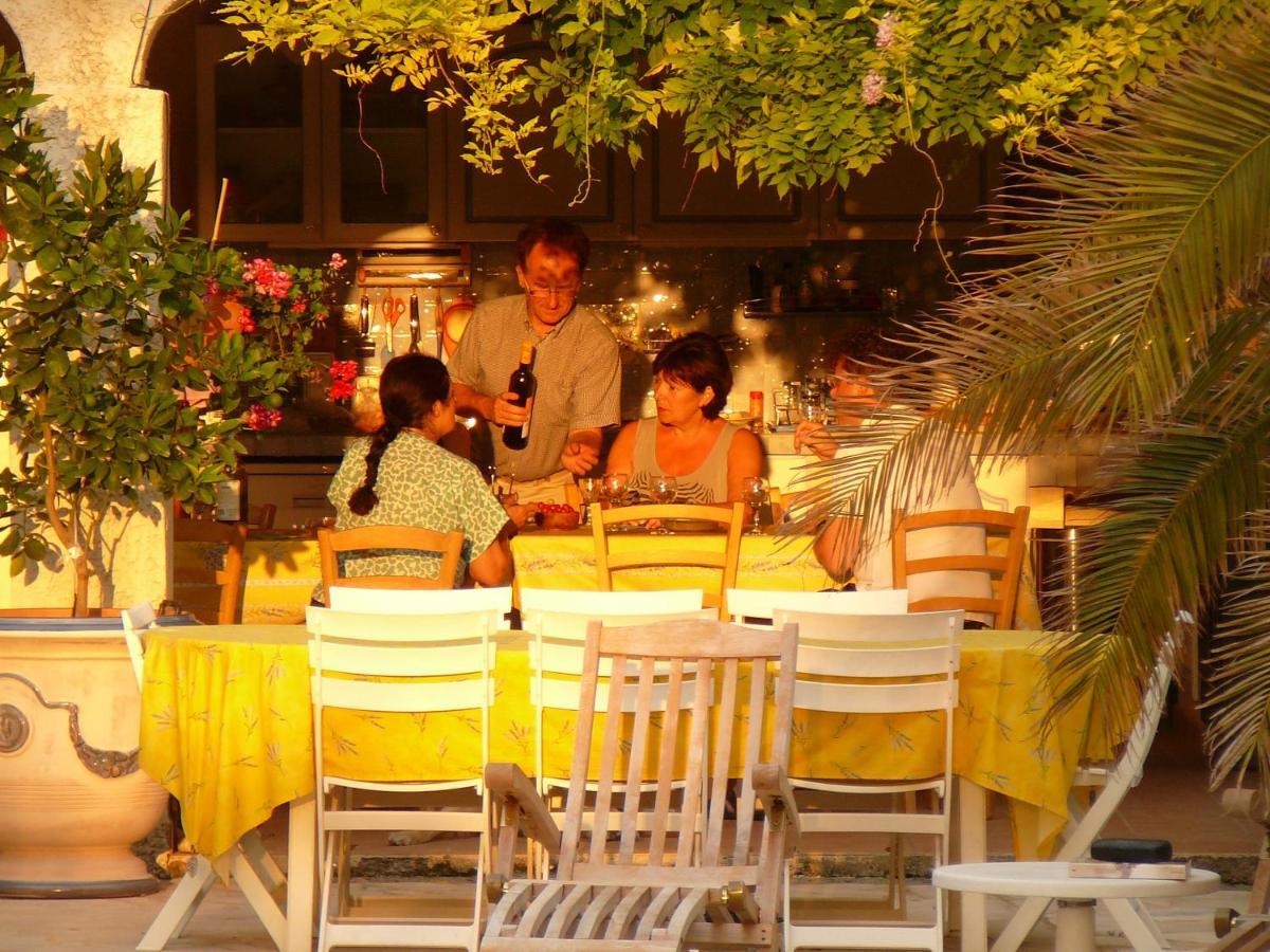 Santolines En Provence Acomodação com café da manhã Piolenc Exterior foto